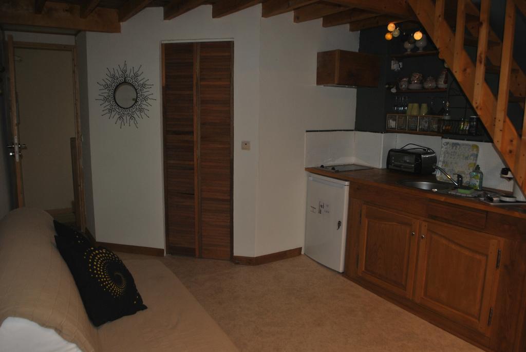 Celinie'S Guest House Gerin Dış mekan fotoğraf